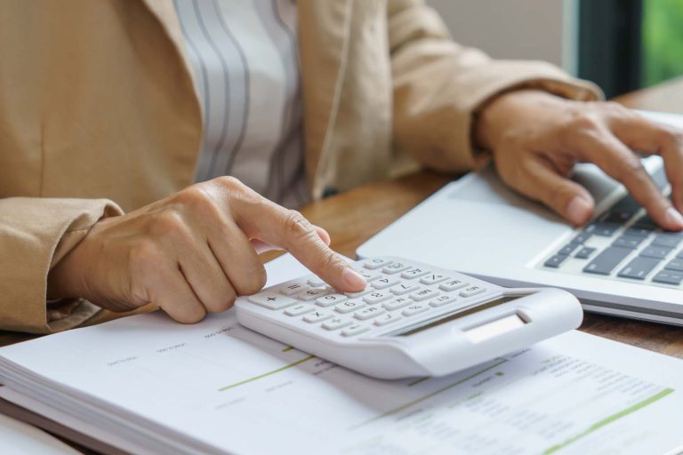 key features seniors need in a medical alert system