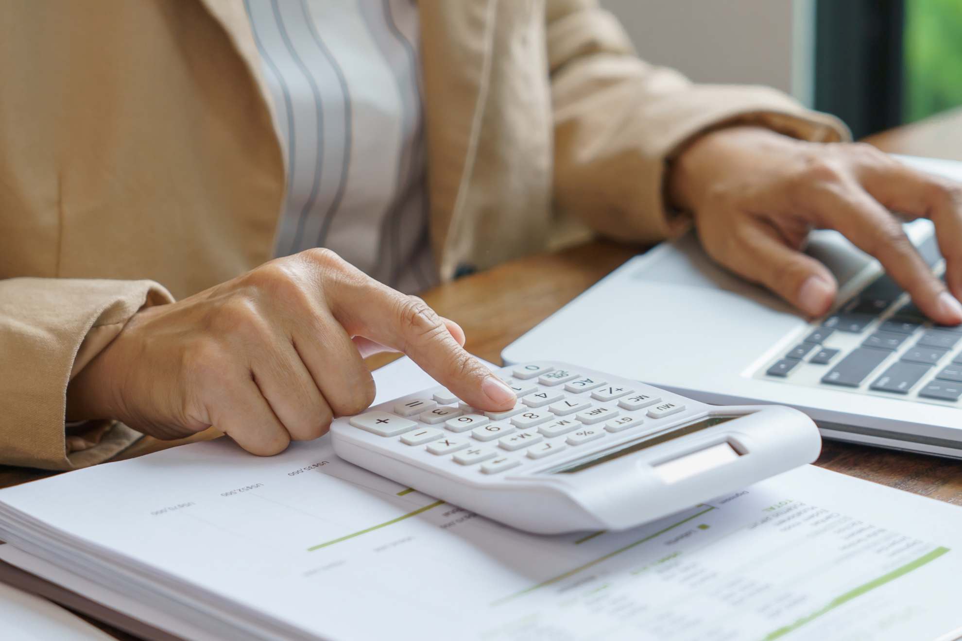 key features seniors need in a medical alert system